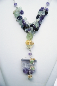close up of amethyst and fluorite